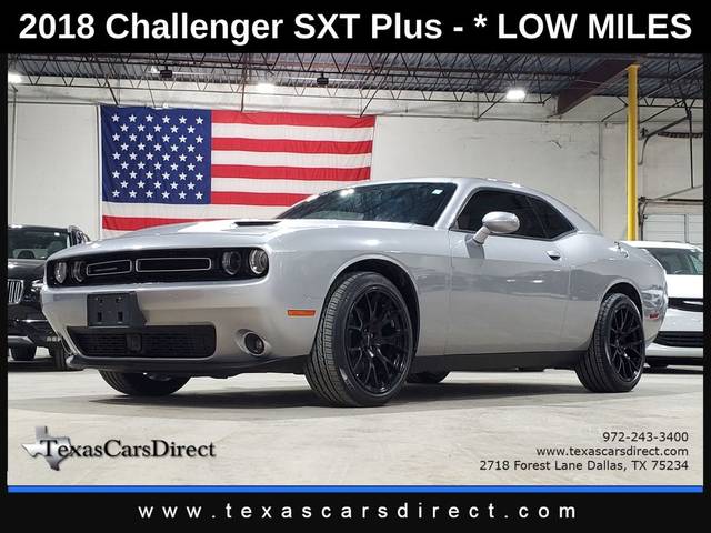 2018 Dodge Challenger SXT Plus RWD photo
