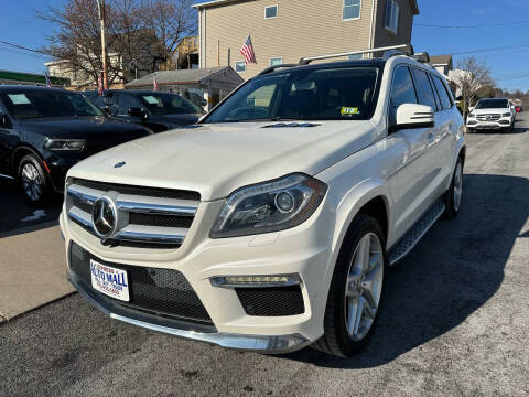 2016 Mercedes-Benz GL-Class GL 550 AWD photo