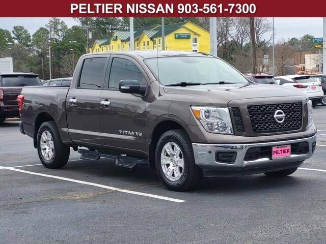 2019 Nissan Titan SV RWD photo