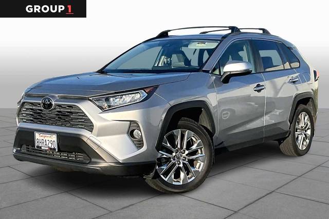 2019 Toyota RAV4 XLE Premium FWD photo