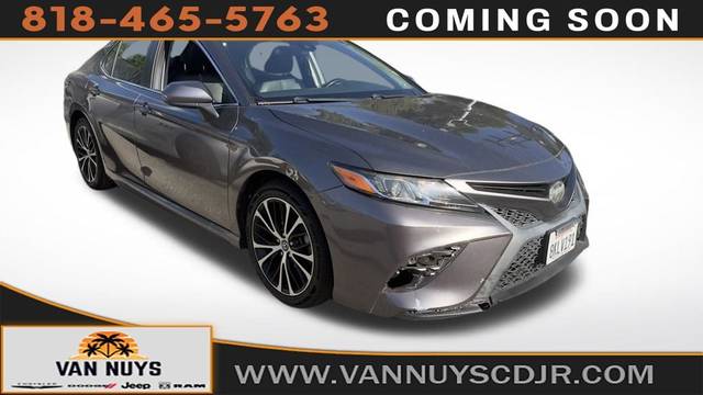 2019 Toyota Camry SE FWD photo