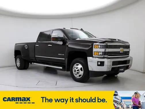2019 Chevrolet Silverado 3500HD LTZ 4WD photo