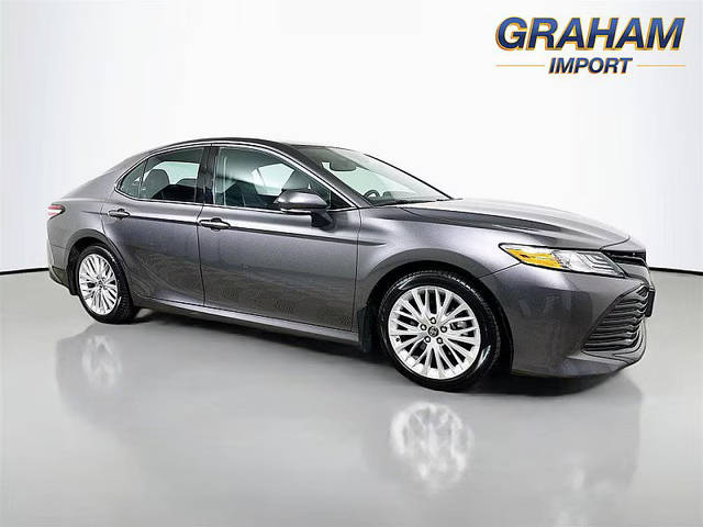 2019 Toyota Camry XLE FWD photo