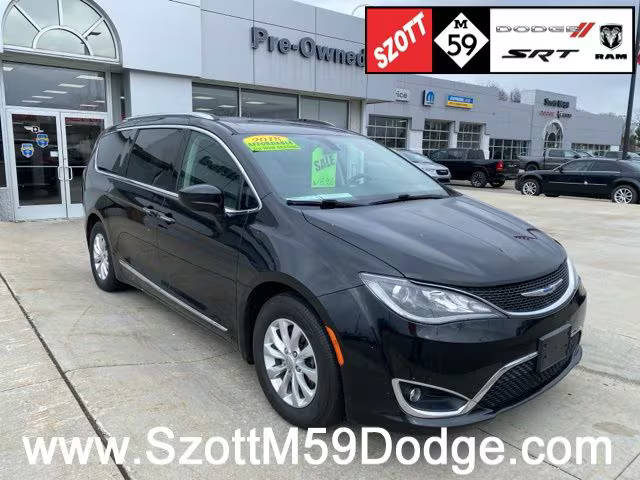 2018 Chrysler Pacifica Minivan Touring L FWD photo