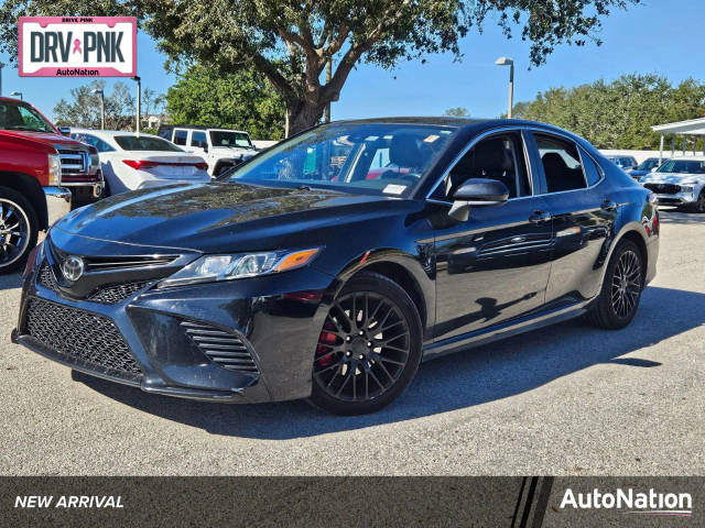 2019 Toyota Camry SE FWD photo