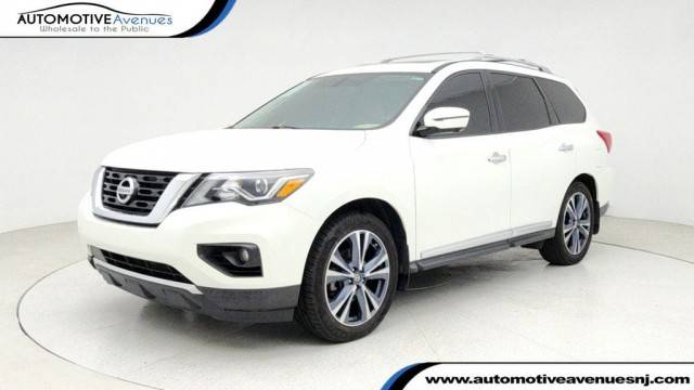 2019 Nissan Pathfinder Platinum FWD photo