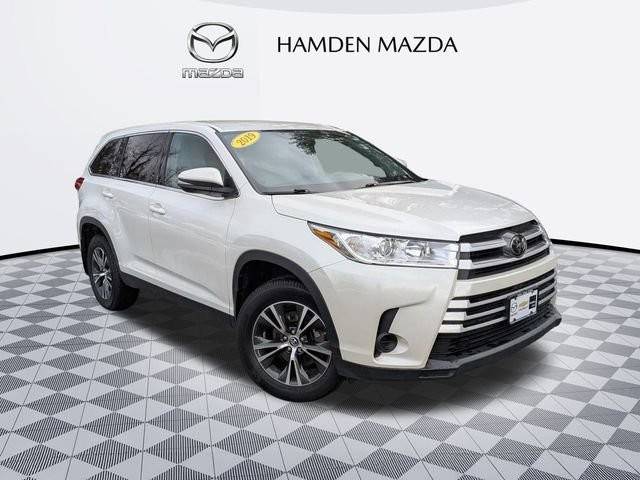 2019 Toyota Highlander LE AWD photo