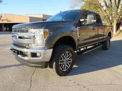 2019 Ford F-250 Super Duty LARIAT 4WD photo