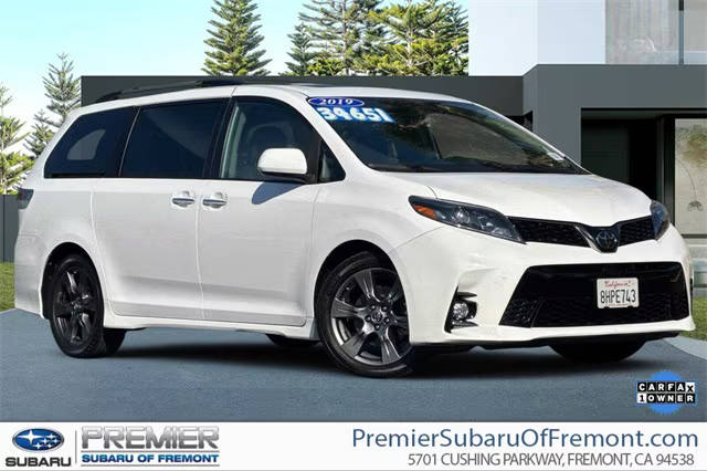 2019 Toyota Sienna SE Premium FWD photo