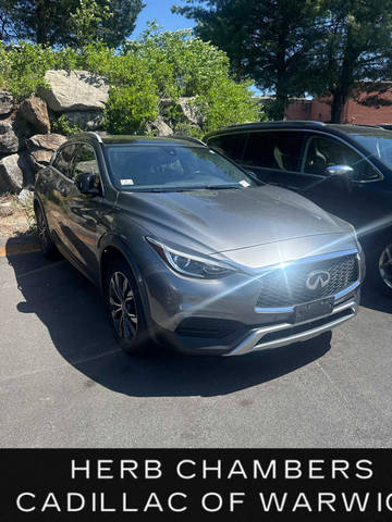 2019 Infiniti QX30 LUXE AWD photo