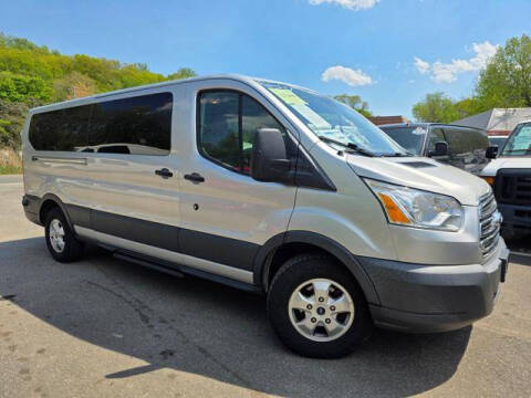 2018 Ford Transit Passenger Wagon XLT RWD photo