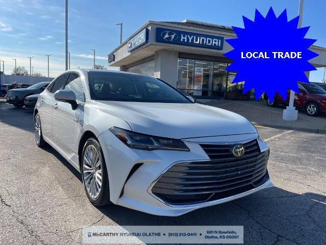 2019 Toyota Avalon Hybrid Limited FWD photo