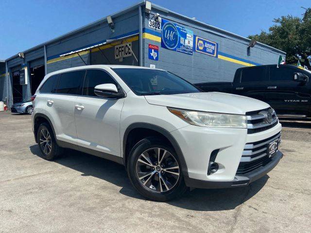 2019 Toyota Highlander LE FWD photo