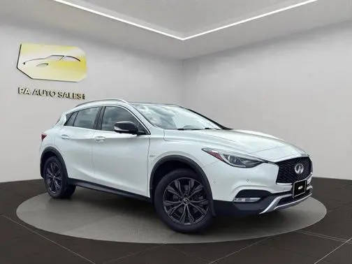 2019 Infiniti QX30 ESSENTIAL AWD photo