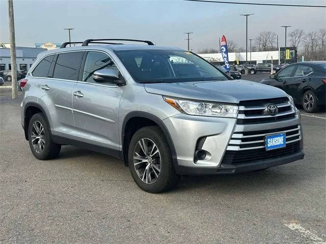 2019 Toyota Highlander LE AWD photo