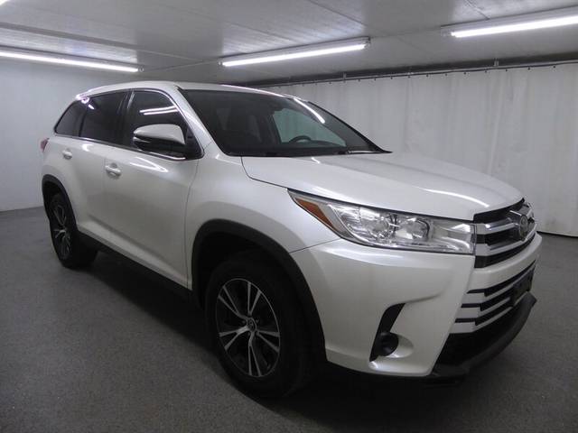 2019 Toyota Highlander LE FWD photo