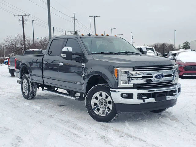 2019 Ford F-350 Super Duty LARIAT 4WD photo