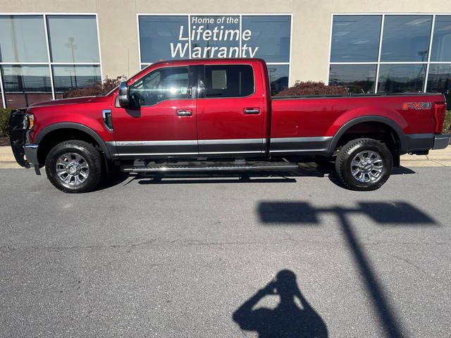 2019 Ford F-350 Super Duty LARIAT 4WD photo