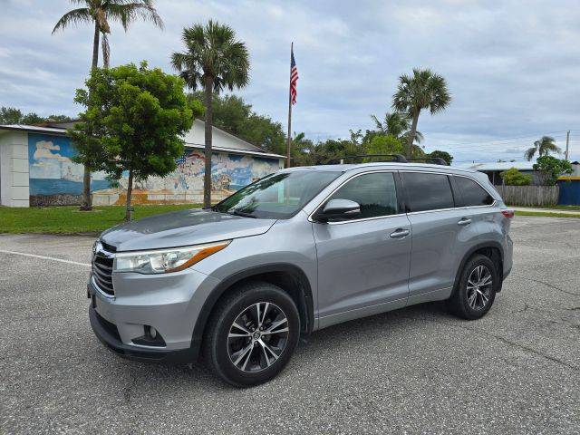 2016 Toyota Highlander XLE AWD photo