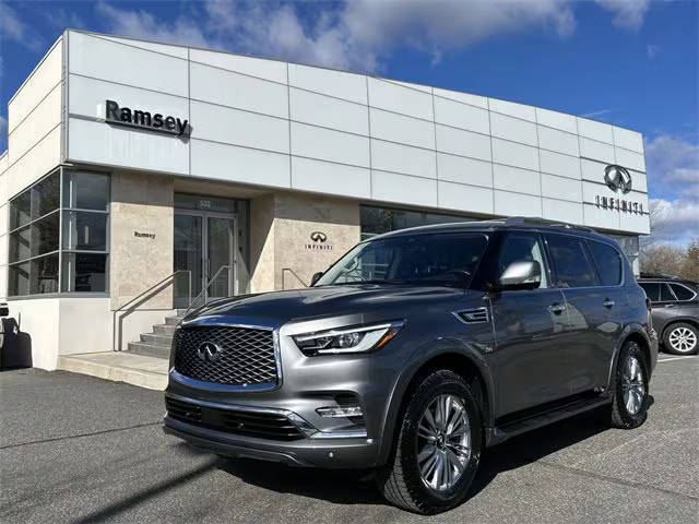 2019 Infiniti QX80 LUXE 4WD photo