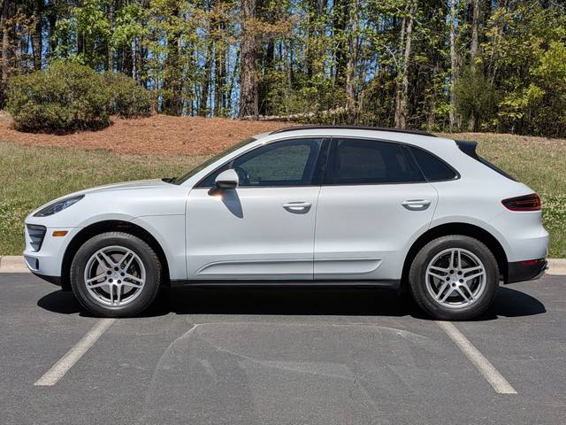2018 Porsche Macan AWD photo