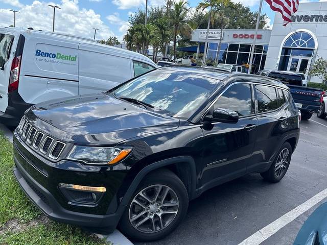 2019 Jeep Compass Latitude w/Sun/Wheel Pkg FWD photo