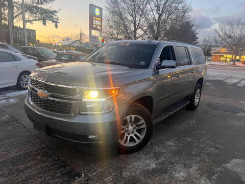 2019 Chevrolet Suburban LT 4WD photo