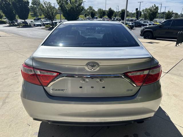 2017 Toyota Camry SE FWD photo