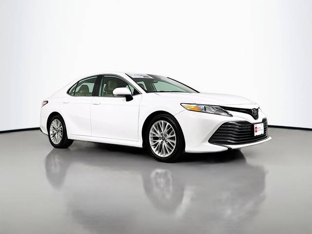 2019 Toyota Camry XLE FWD photo