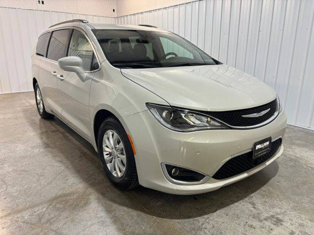2019 Chrysler Pacifica Minivan Touring Plus FWD photo