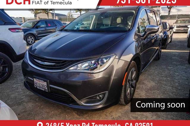 2019 Chrysler Pacifica Minivan Hybrid Limited FWD photo