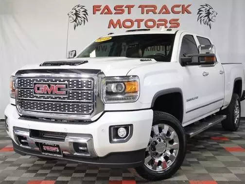 2019 GMC Sierra 2500HD Denali 4WD photo