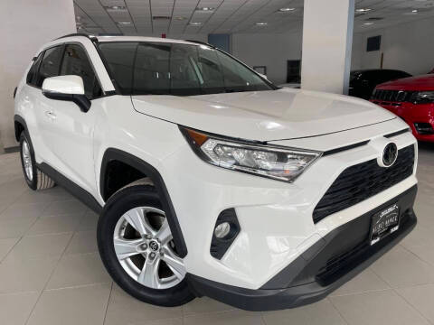 2019 Toyota RAV4 XLE FWD photo