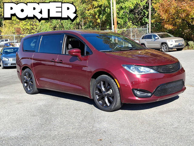 2019 Chrysler Pacifica Minivan Touring Plus FWD photo