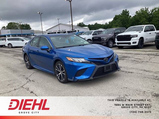 2019 Toyota Camry SE FWD photo