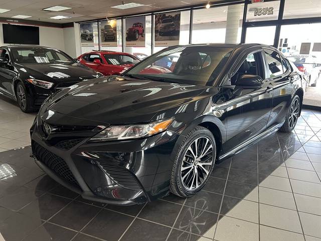 2019 Toyota Camry SE FWD photo