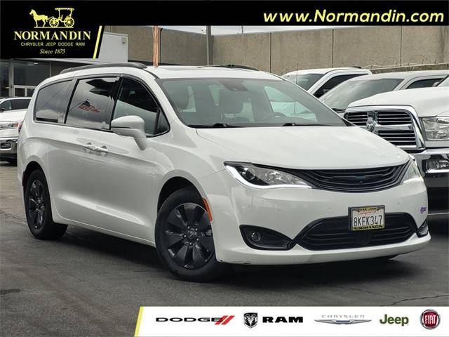 2019 Chrysler Pacifica Minivan Hybrid Limited FWD photo
