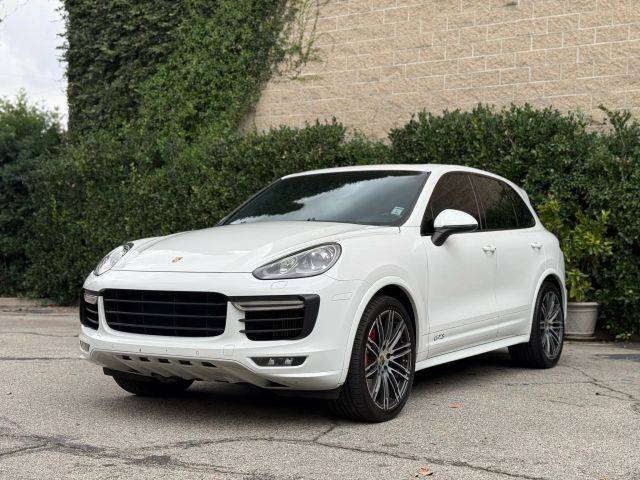 2016 Porsche Cayenne GTS AWD photo