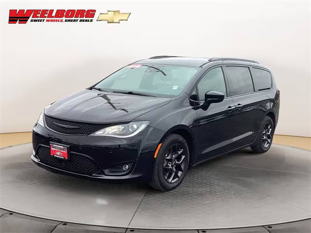 2019 Chrysler Pacifica Minivan Touring L Plus FWD photo