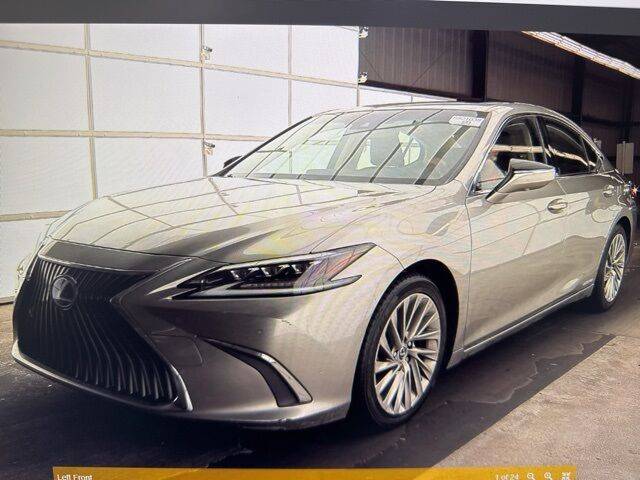 2019 Lexus ES ES 300h Luxury FWD photo