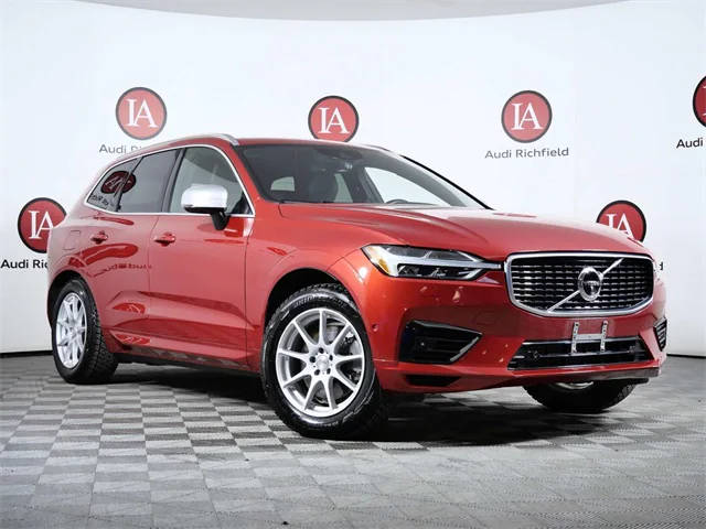 2019 Volvo XC60 R-Design AWD photo