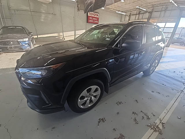 2019 Toyota RAV4 LE FWD photo