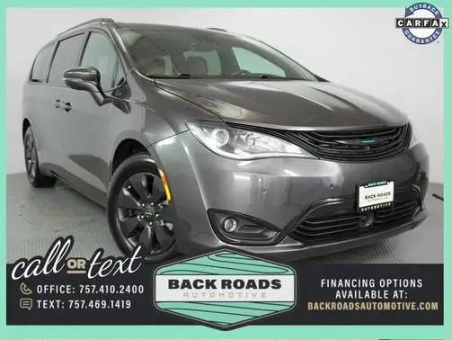 2019 Chrysler Pacifica Minivan Hybrid Limited FWD photo