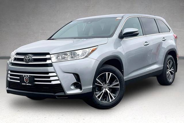 2019 Toyota Highlander LE FWD photo