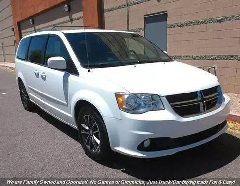 2017 Dodge Grand Caravan SXT FWD photo