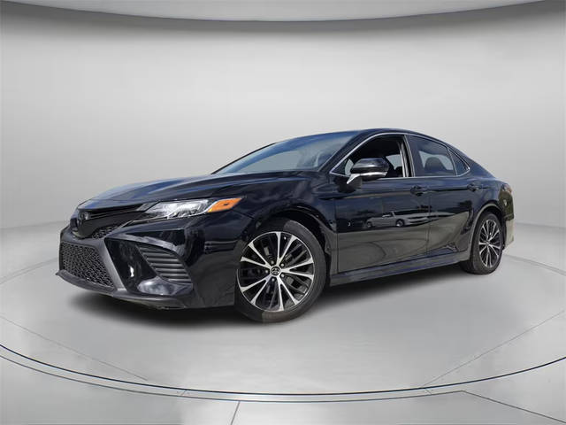 2019 Toyota Camry SE FWD photo