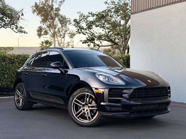 2019 Porsche Macan AWD photo