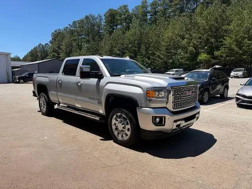 2019 GMC Sierra 2500HD Denali 4WD photo