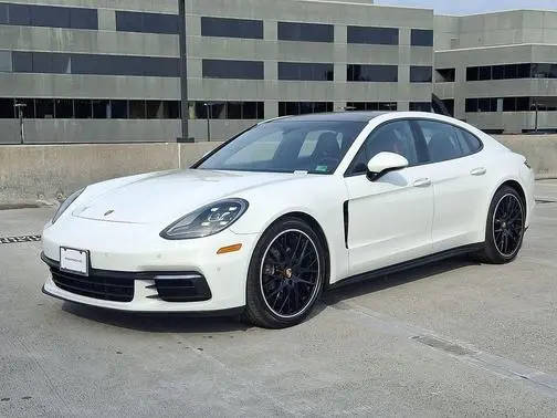 2019 Porsche Panamera 4 AWD photo