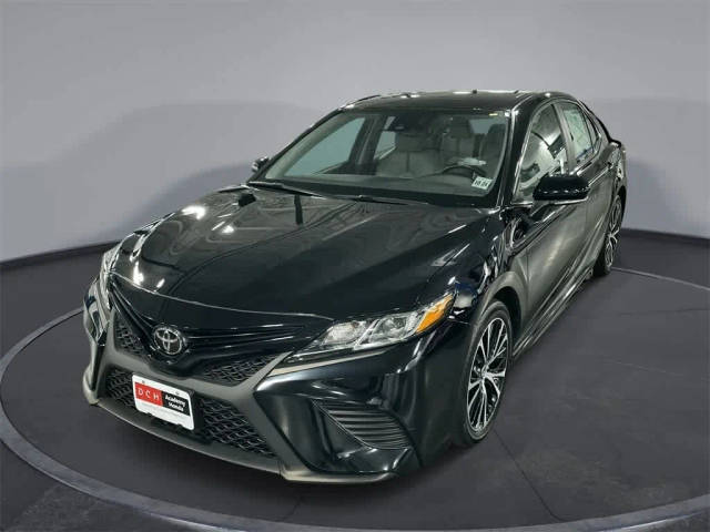 2019 Toyota Camry SE FWD photo